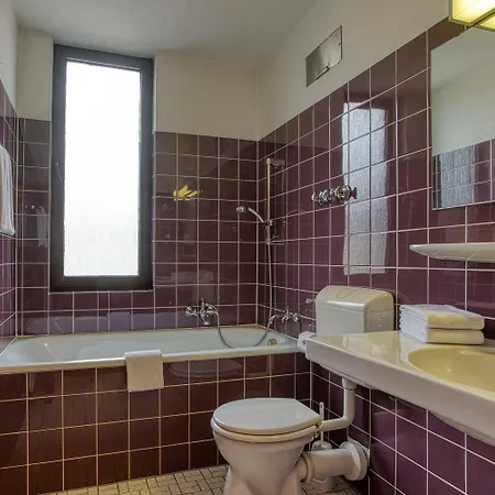 Ξενοδοχείο Carlton 2*