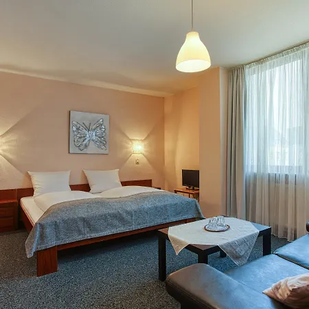 Carlton Hotel 2*