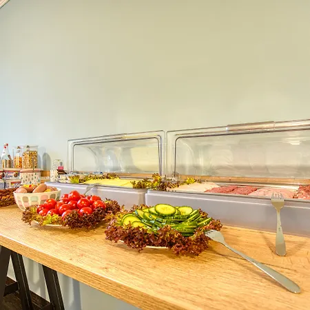 Ξενοδοχείο Carlton 2*