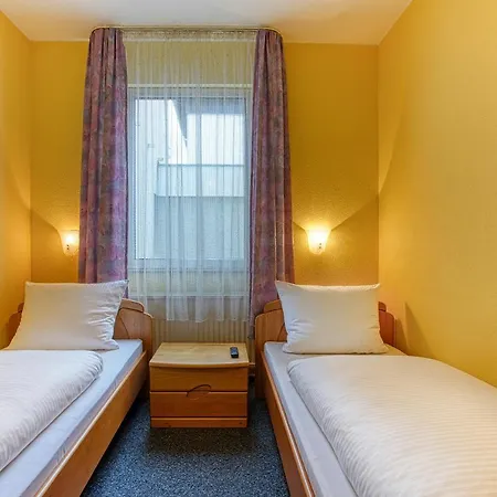 Carlton Hotel 2*