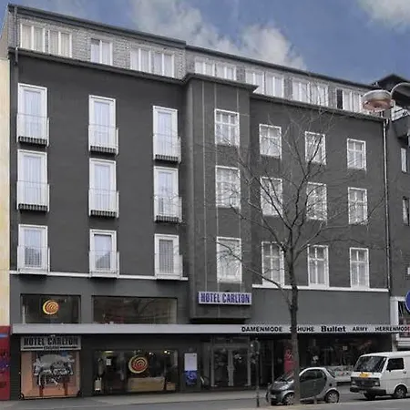 Carlton Hotel 2*